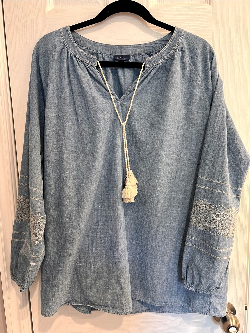 J. Jill Light Denim Blue Chambry Tunic with Embroidery Boho Coastal Tassel Tie